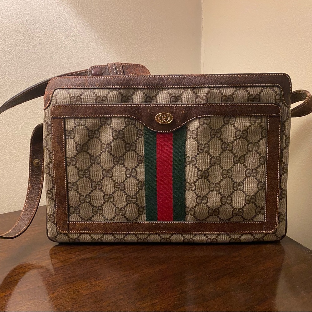 Gucci GG Supreme shoulder bag